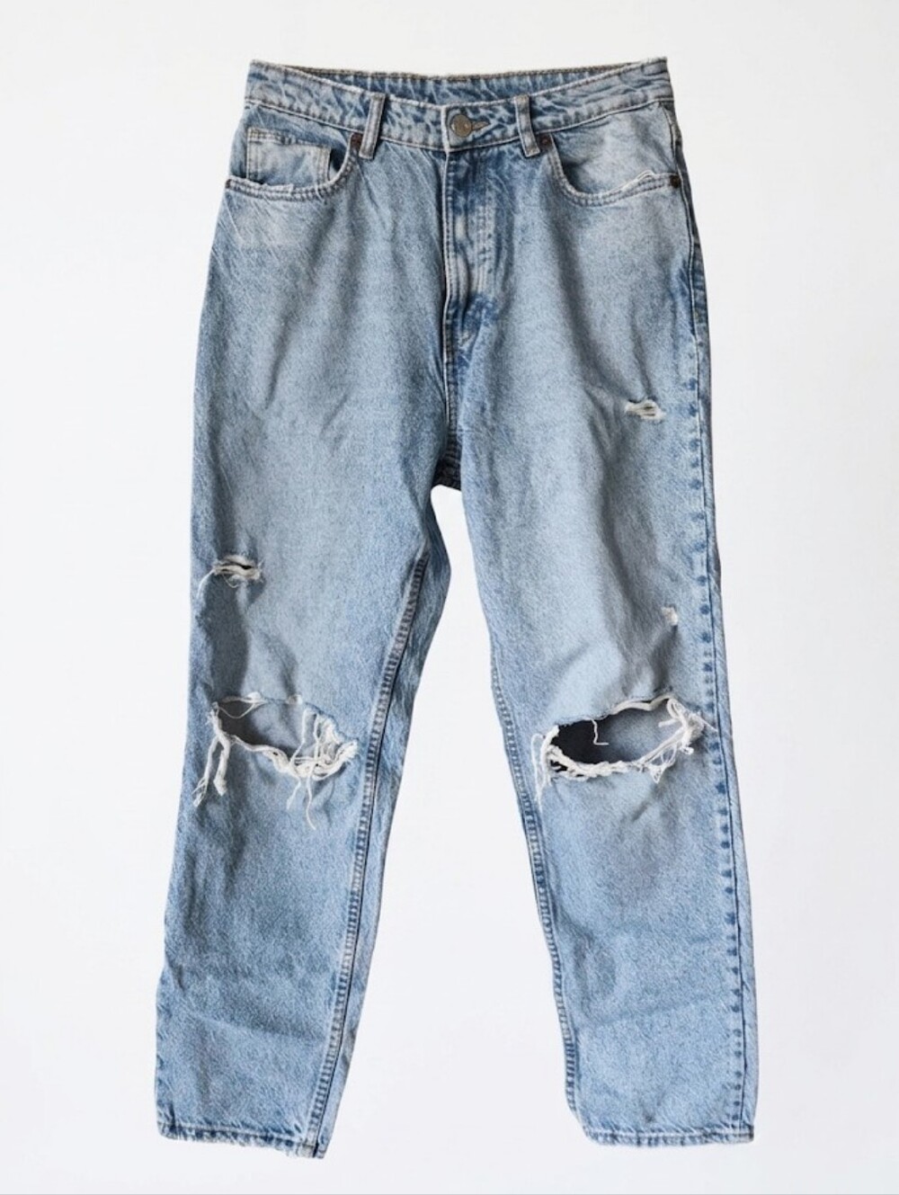 ZARA Distressed High-Waisted Light Wash Mom Jeans / US 8